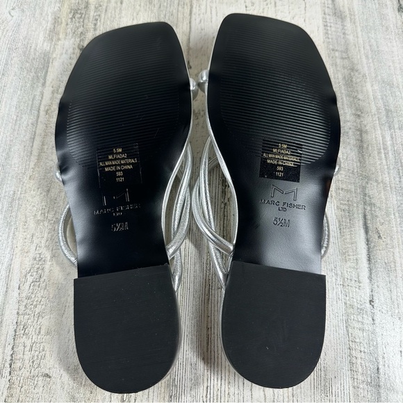 New Marc Fisher Fiada 2 Square Toe Faux Leather Thong Sandal In Silver #659 - Picture 6 of 7